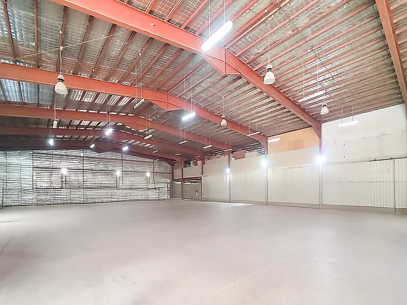 Premium Warehouse with Labor Accommodation | Prime Corner Plot | Old Industrial Area - Photo 2