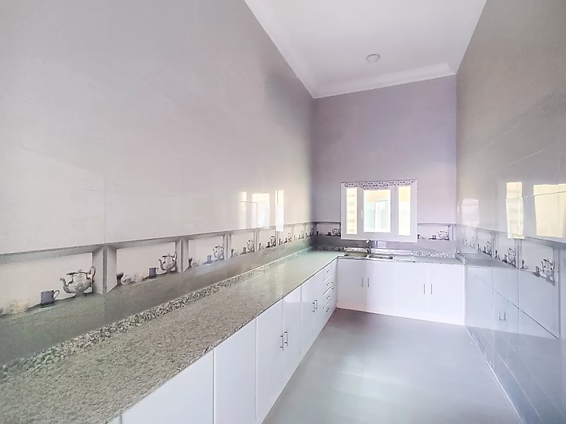 PRIME LOCATION || BRAND NEW WAREHOUSE || OFFICES || SHOWROOM || ROOMS - Photo 13