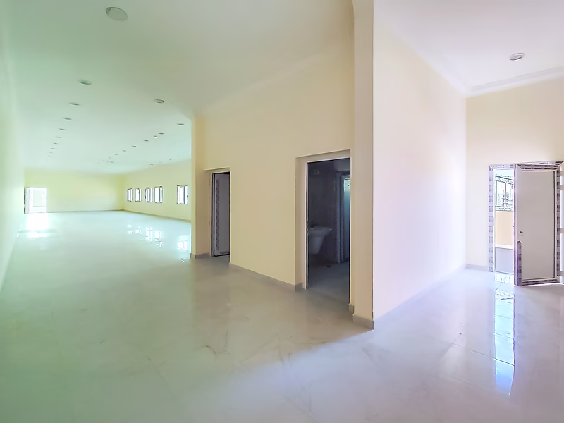 PRIME LOCATION || BRAND NEW WAREHOUSE || OFFICES || SHOWROOM || ROOMS || GARAGE LICENSE - Photo 10