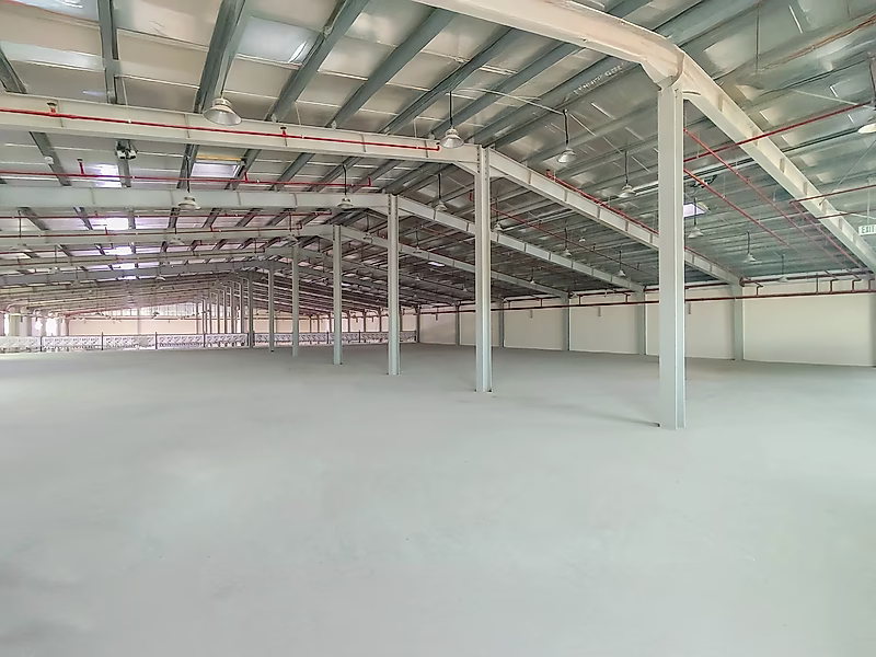 PRIME LOCATION || BRAND NEW WAREHOUSE || OFFICES || SHOWROOM || ROOMS || GARAGE LICENSE - Photo 13