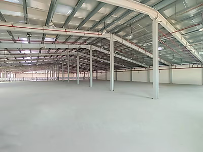 PRIME LOCATION || BRAND NEW WAREHOUSE || OFFICES || SHOWROOM || ROOMS || GARAGE LICENSE