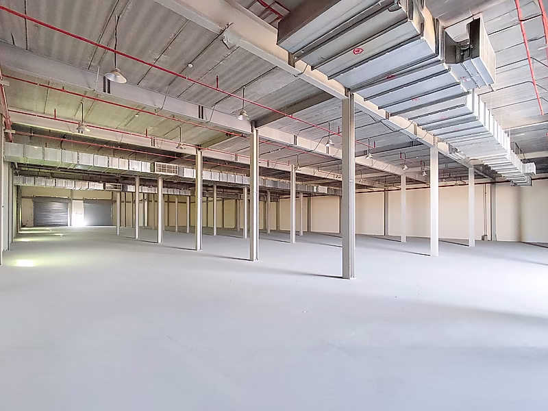 PRIME LOCATION || BRAND NEW WAREHOUSE || OFFICES || SHOWROOM || ROOMS || GARAGE LICENSE - Photo 14