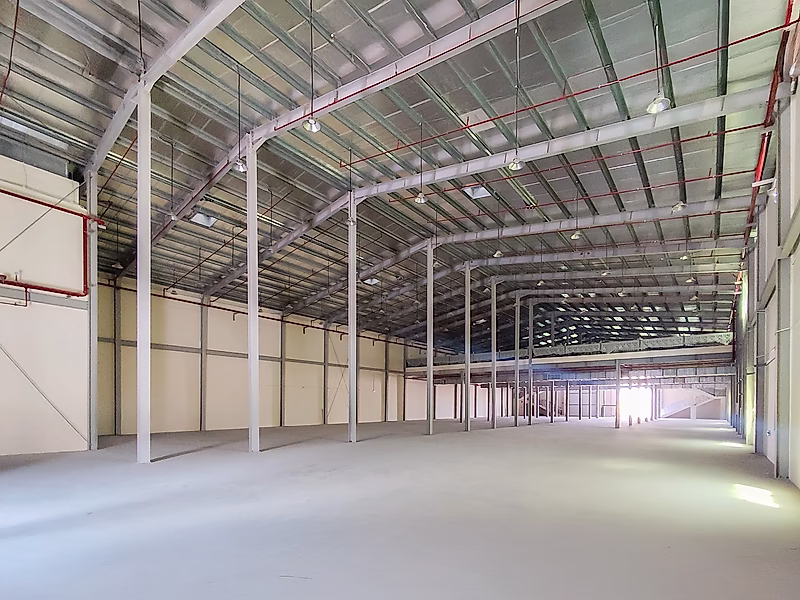 PRIME LOCATION || BRAND NEW WAREHOUSE || OFFICES || SHOWROOM || ROOMS || GARAGE LICENSE - Photo 15