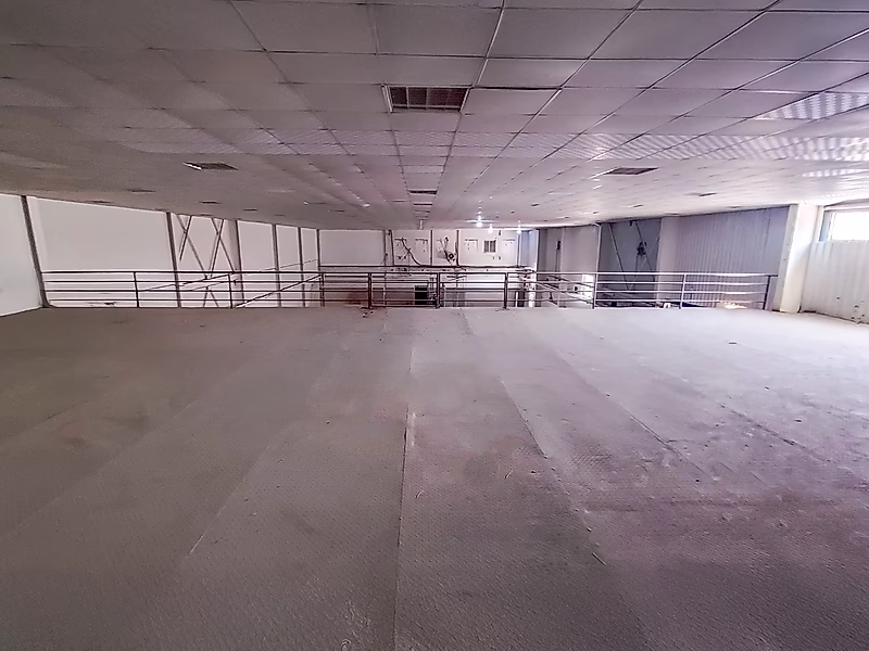 1,850 SQM WAREHOUSE FOR RENT IN NEW INDUSTRIAL - Photo 4