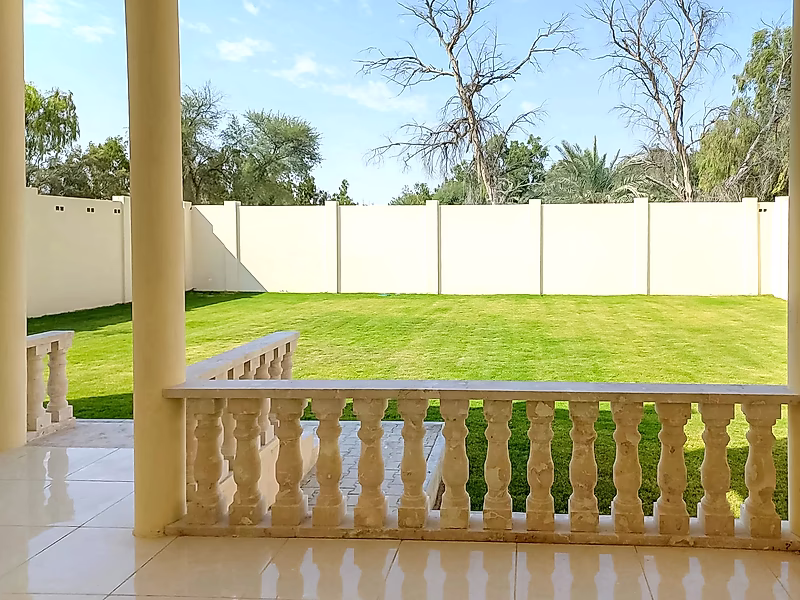 Tradition Meets Comfort | Furnished 3BR Townhouse - Photo 2