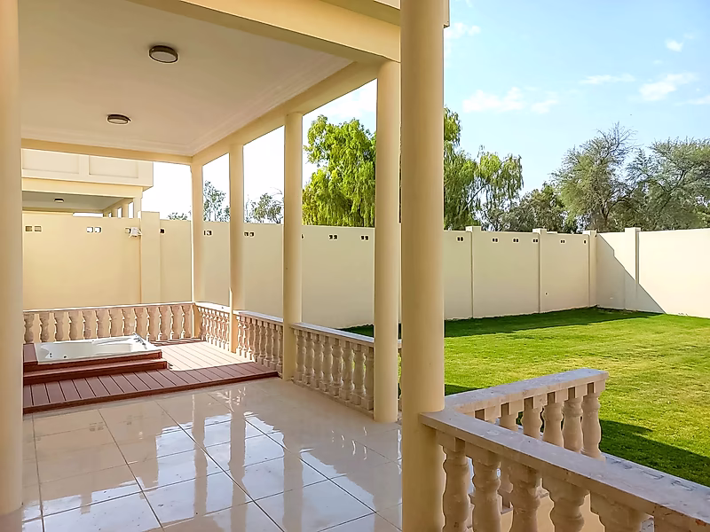 Tradition Meets Comfort | Furnished 3BR Townhouse - Photo 3