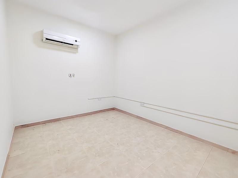 1,667 SQM FOOD STORAGE FOR SALE II ABA SALEEL II 3 CHILLERS II PRIME LOCATION - Photo 12