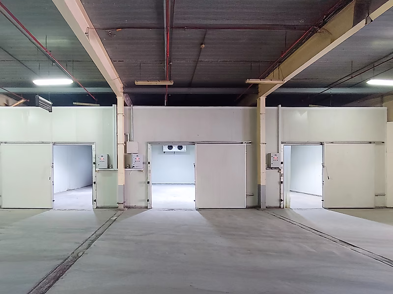 1,667 SQM FOOD STORAGE FOR SALE II ABA SALEEL II 3 CHILLERS II PRIME LOCATION - Photo 17