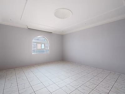 Spacious Standalone Villa for Rent – Prime Location in Onaiza