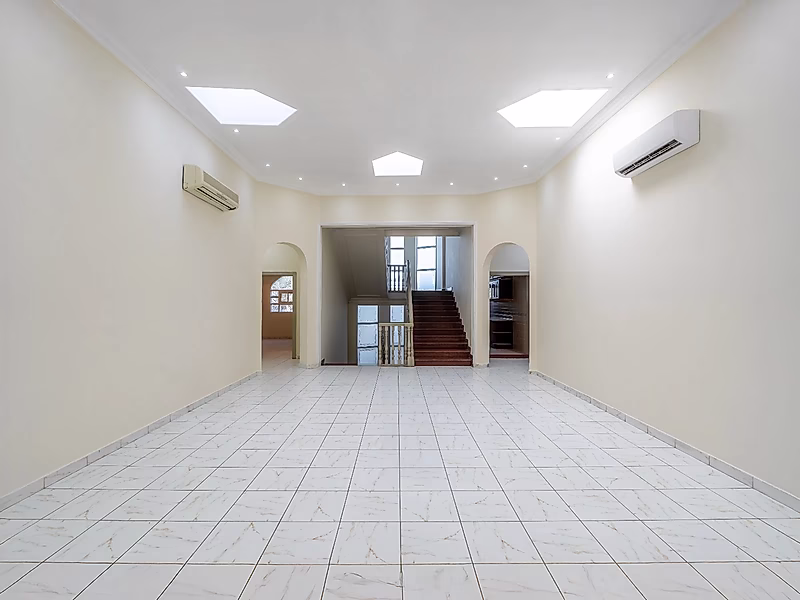 Spacious Standalone Villa for Rent – Prime Location in Onaiza - Photo 9