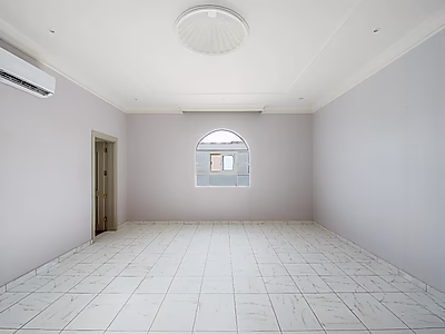 Spacious Standalone Villa for Rent – Prime Location in Onaiza