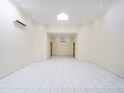 Spacious Standalone Villa for Rent – Prime Location in Onaiza
