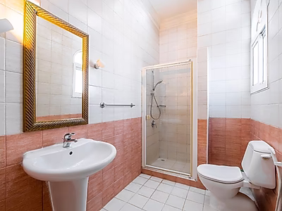 Spacious Standalone Villa for Rent – Prime Location in Onaiza