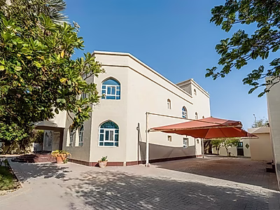 Spacious Standalone Villa for Rent – Prime Location in Onaiza