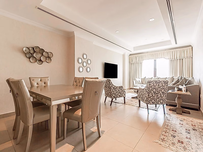 Stylish Fully Furnished 1 Bedroom Apartment | Marina View | Title Deed Ready - Photo 2