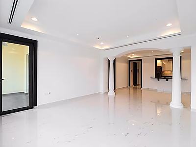 FULL MARINA | RENOVATED 2 BEDROOM TOWNHOUSE | PORTO