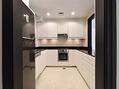 FULL MARINA | RENOVATED 2 BEDROOM TOWNHOUSE | PORTO