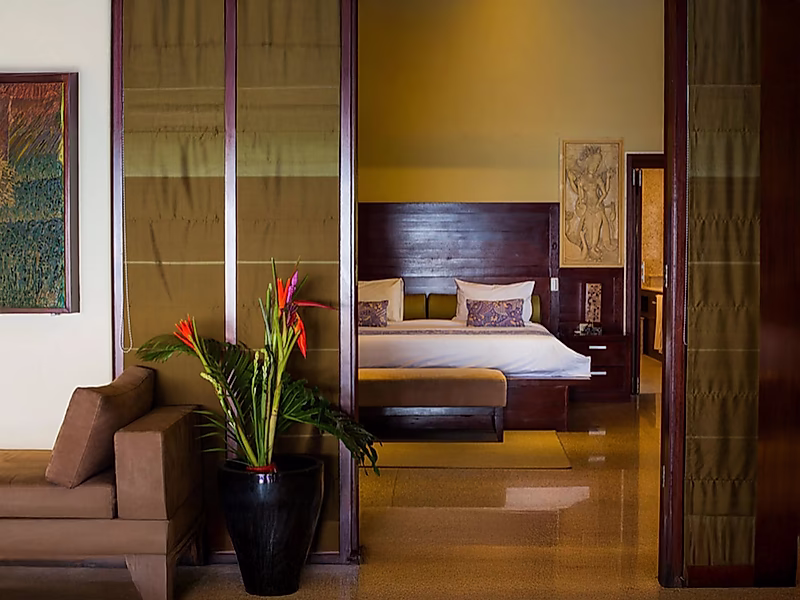 Luxury Beachfront Villa in Bali  Direct Ocean Access | Panoramic Sea Views | Timeless Tropical Elegance - Photo 3