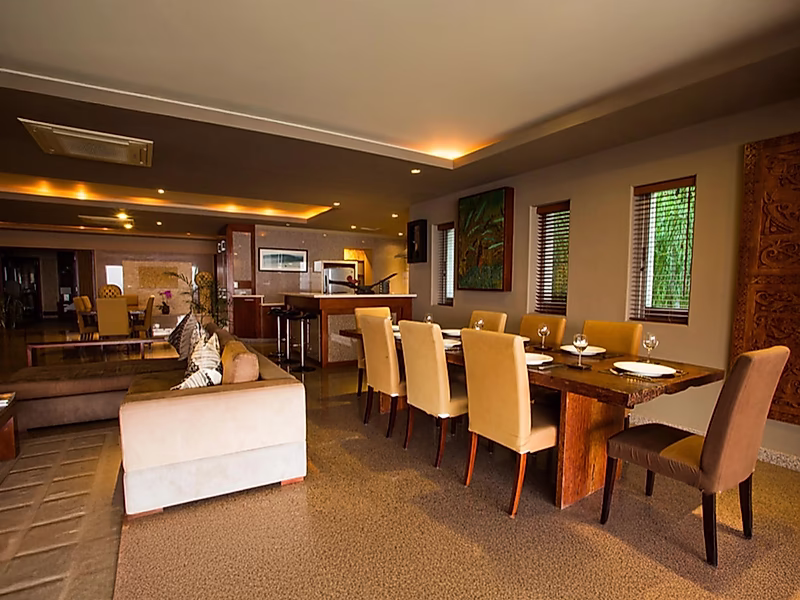 Luxury Beachfront Villa in Bali  Direct Ocean Access | Panoramic Sea Views | Timeless Tropical Elegance - Photo 5
