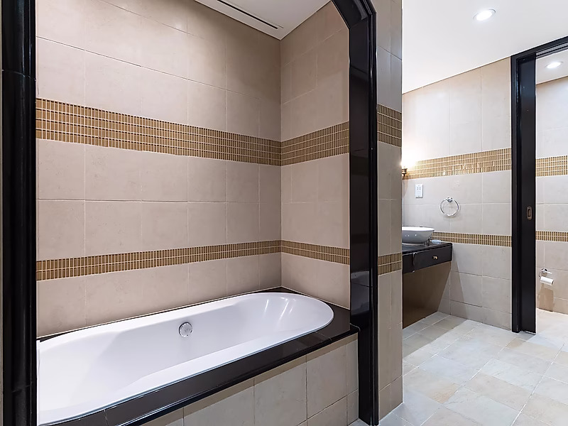 Luxury 2BR in UDC Towers | Premium Living in Porto Arabia - Photo 11
