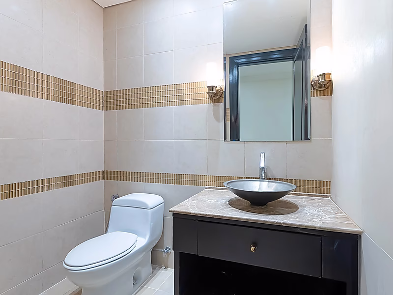 Luxury 2BR in UDC Towers | Premium Living in Porto Arabia - Photo 12