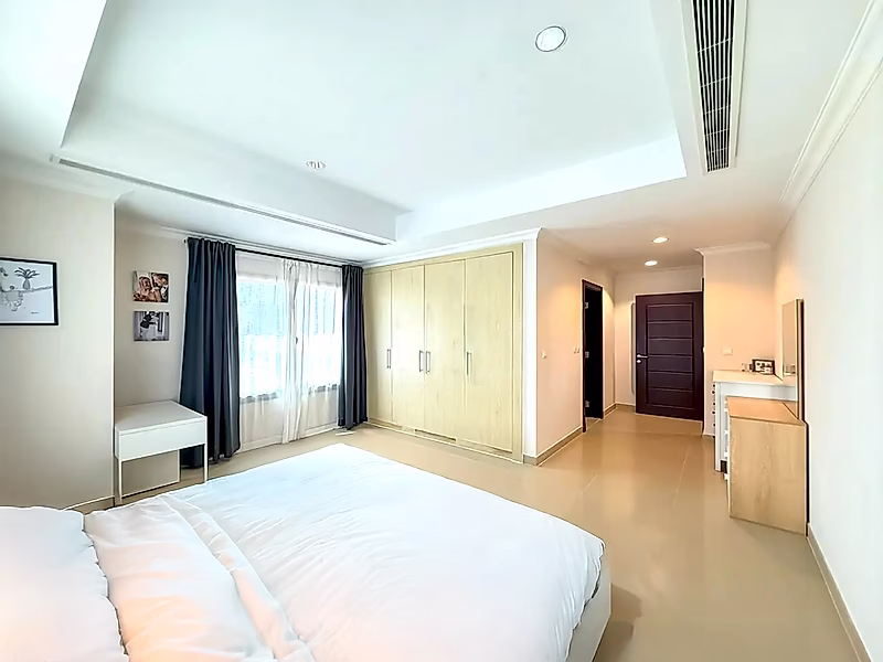 TENANTED 2BR APARTMENT IN PORTO ARABIA FOR SALE - Photo 3