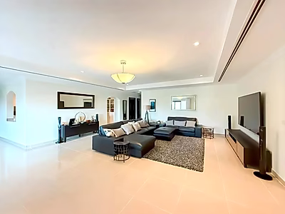 STUNNING 2-BR APARTMENT IN PORTO ARABIA