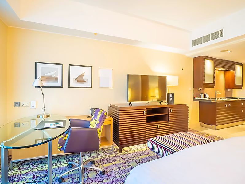 SERVICED APARTMENT| STUDIO DELUXE ROOM | WEST BAY - Photo 4