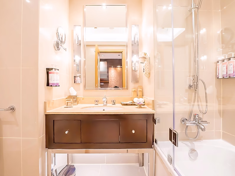 SERVICED APARTMENT| STUDIO DELUXE ROOM | WEST BAY - Photo 5