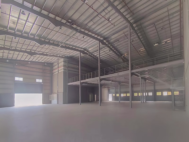 HIGH SPEC WAREHOUSE WITH OFFICE FOR BUSINESS SPACE - Photo 1