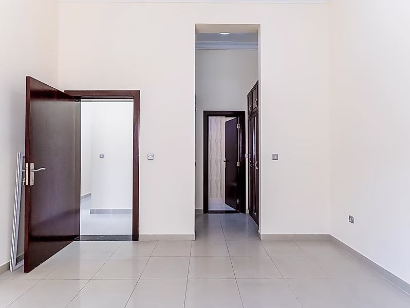 4BR Semi Furnished Villa in a Family Friendly Compound - Photo 3