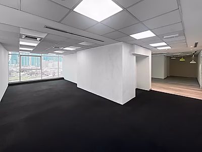 Prime Office in Iconic West Bay Tower