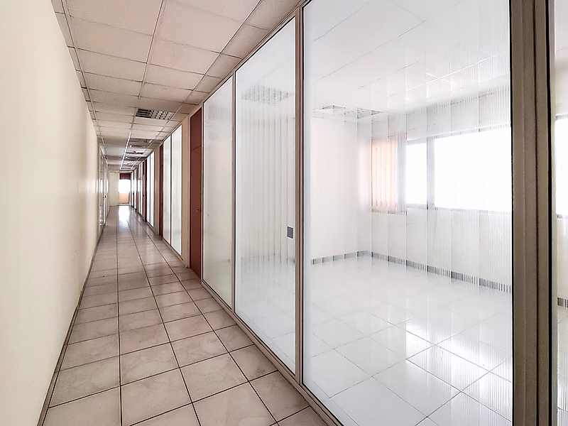 Premium Office for Rent in Musheireb – Central Location, Modern Amenities - Photo 1