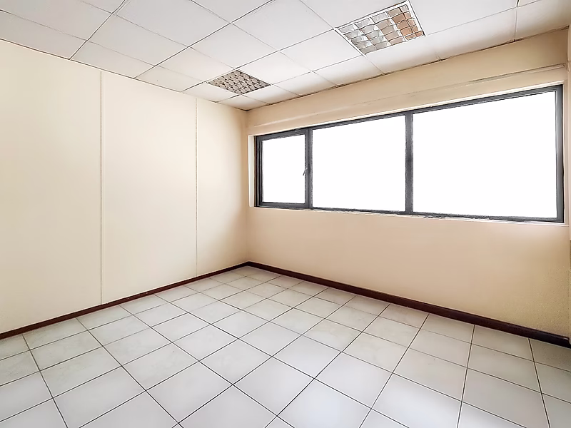 Premium Office for Rent in Musheireb – Central Location, Modern Amenities - Photo 7