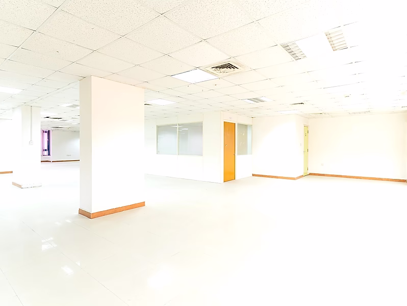 Big Office Space for Rent in Heart of Musheireb - Photo 17