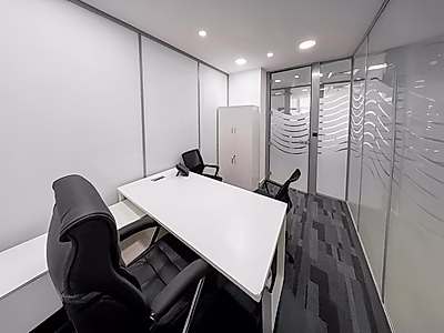 Prime Office in Umm Ghuwailina – Ready to Use!