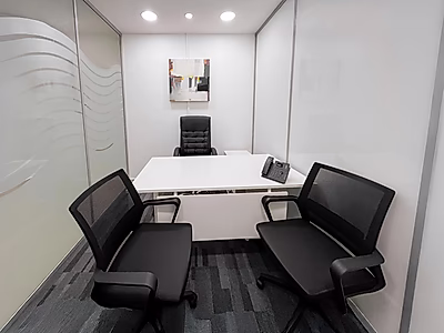 Prime Office in Umm Ghuwailina – Ready to Use!