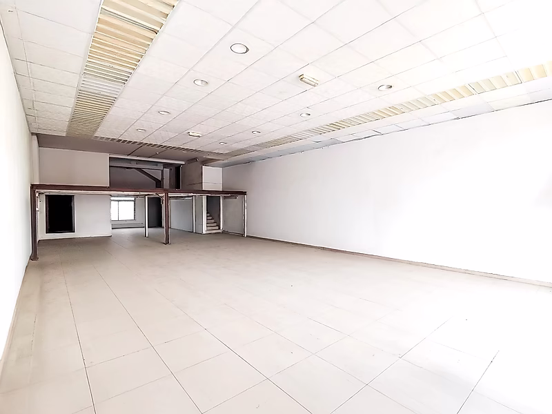Prime Retail Shop Available on Salwa Road – Ideal for Your Growing Business - Photo 3