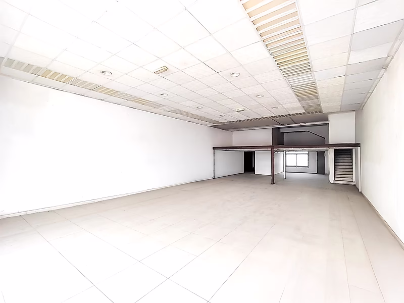 Prime Retail Shop Available on Salwa Road – Ideal for Your Growing Business - Photo 1