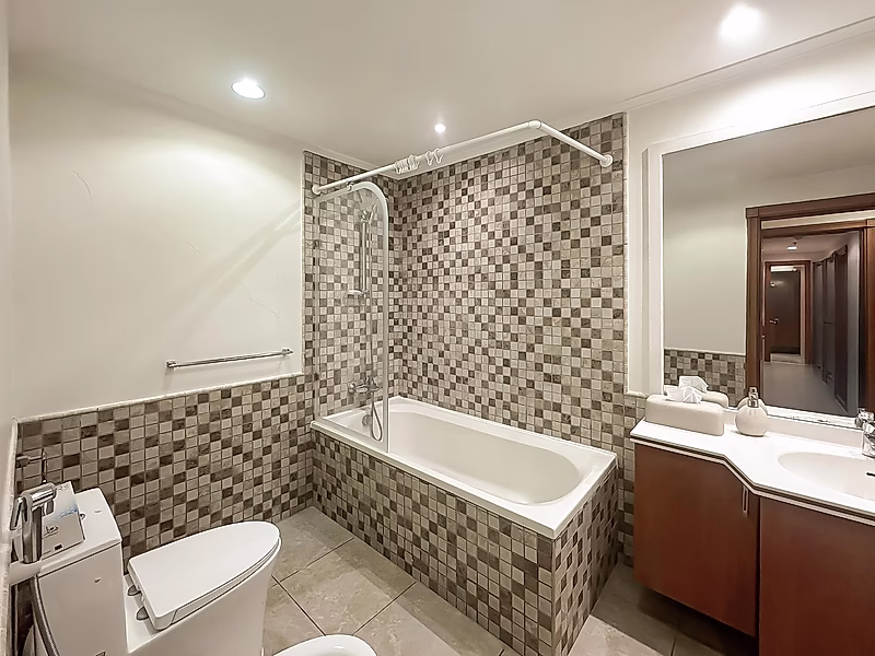 YOUR DREAM 3 + MAID APARTMENT WITH MASSIVE BALCONY & VIEW | SPACIOUS LAYOUT - Photo 6