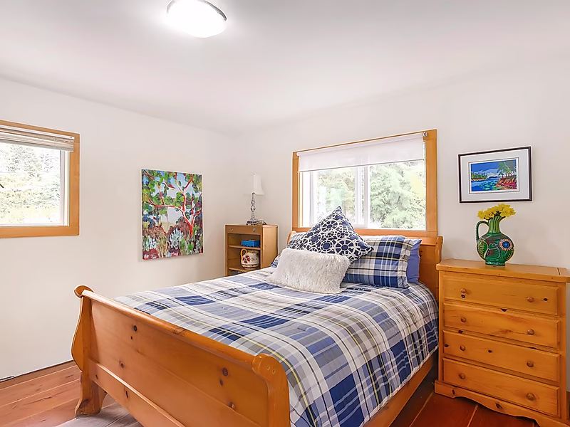 Exclusive 5BR Oceanfront Living in Vancouver, Canada - Photo 12