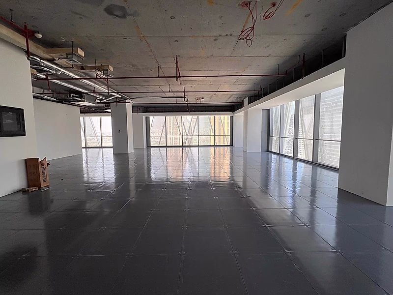HIGH FLOOR COMMERCIAL SPACE IN LUSAIL MARINA - Photo 6