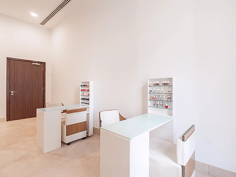Luxury Salon in a 5-Star Hotel – West Bay - Photo 8