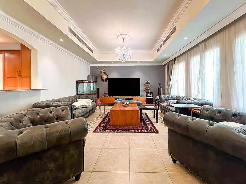 Modern 3BR+Maid Partial Marina View | The Pearl - Photo 2