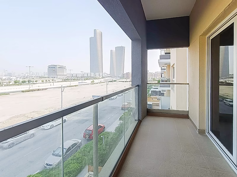 Hot Deal – Semi-Furnished 1-Bedroom Boulevard View in Lusail - Photo 1