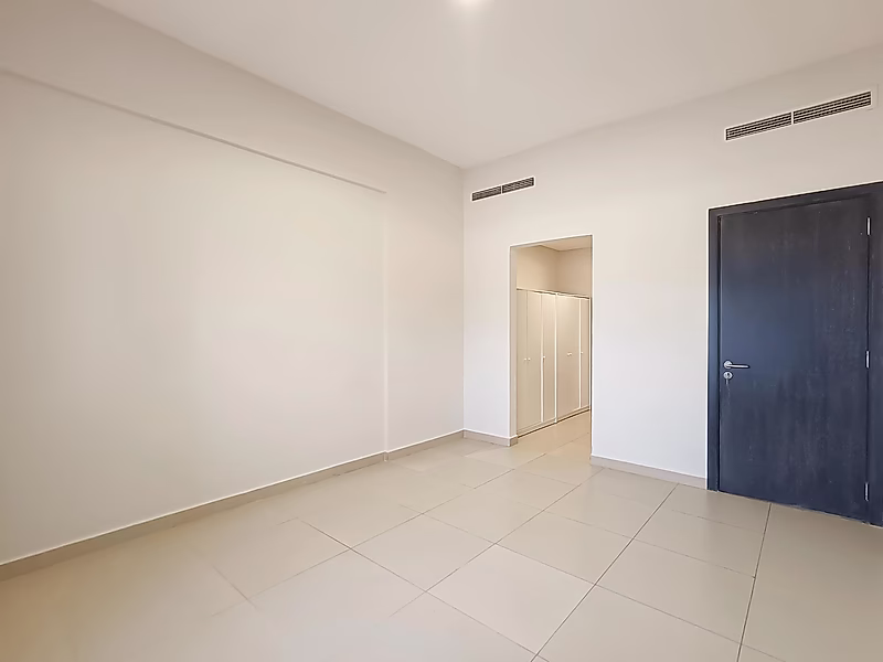 Hot Deal – Semi-Furnished 1-Bedroom Boulevard View in Lusail - Photo 4