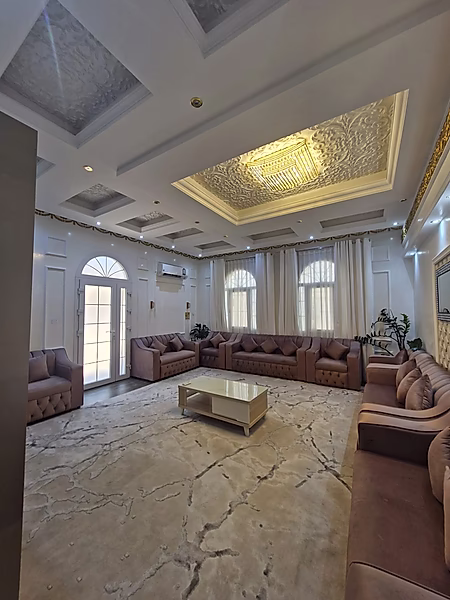 EXQUISITE 6-BEDROOM STANDALONE VILLA WITH PRIVATE POOL - FOR SALE IN AL GHARRAFA - Photo 3