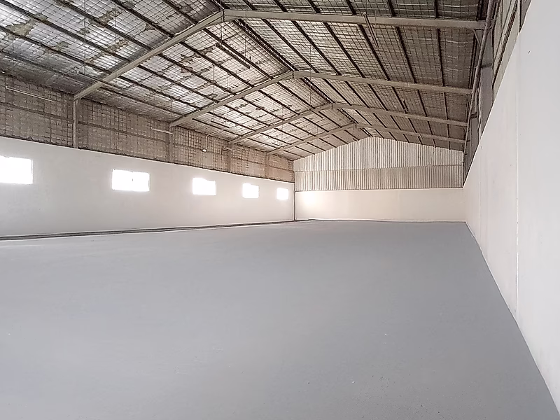 Vehicle Garage / Warehouse for Rent – Old Industrial Area – 800 sqm - Photo 4