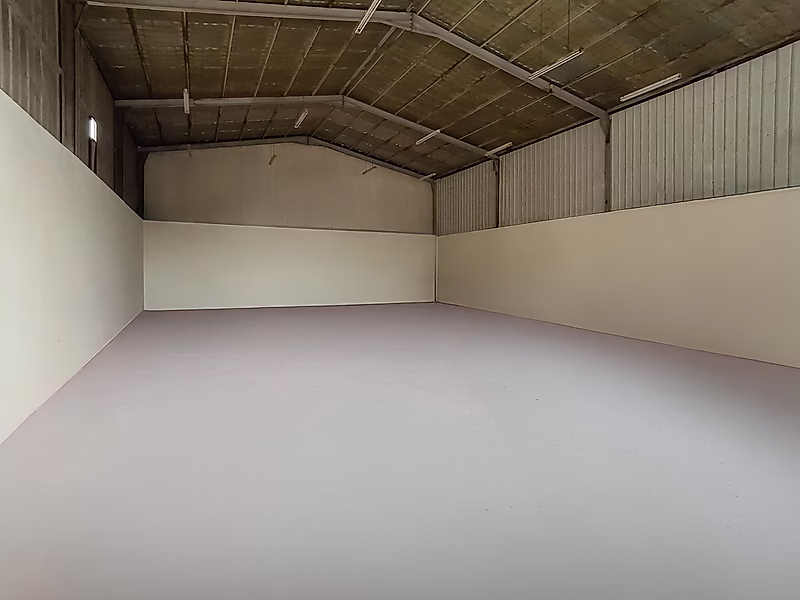 Steel & Aluminum Workshop for Rent – 280 sqm in Old Industrial Area - Photo 4