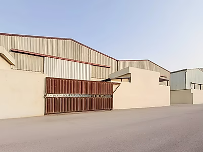 Steel & Aluminum Workshop for Rent – 280 sqm in Old Industrial Area